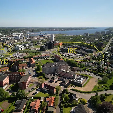 Kongebrogade 77 Апартаменты *